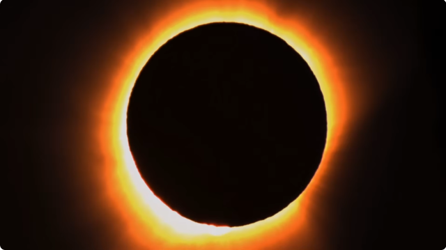 Catalunya mira al Cel: retransmissió en directe de l'eclipsi solar total